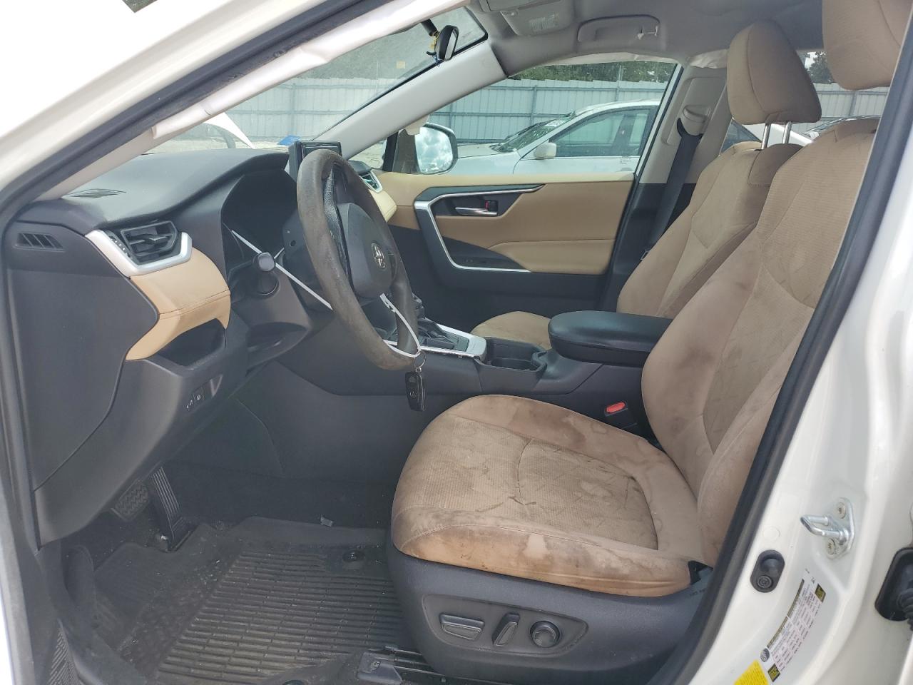 Toyota RAV4 Xle Image 5