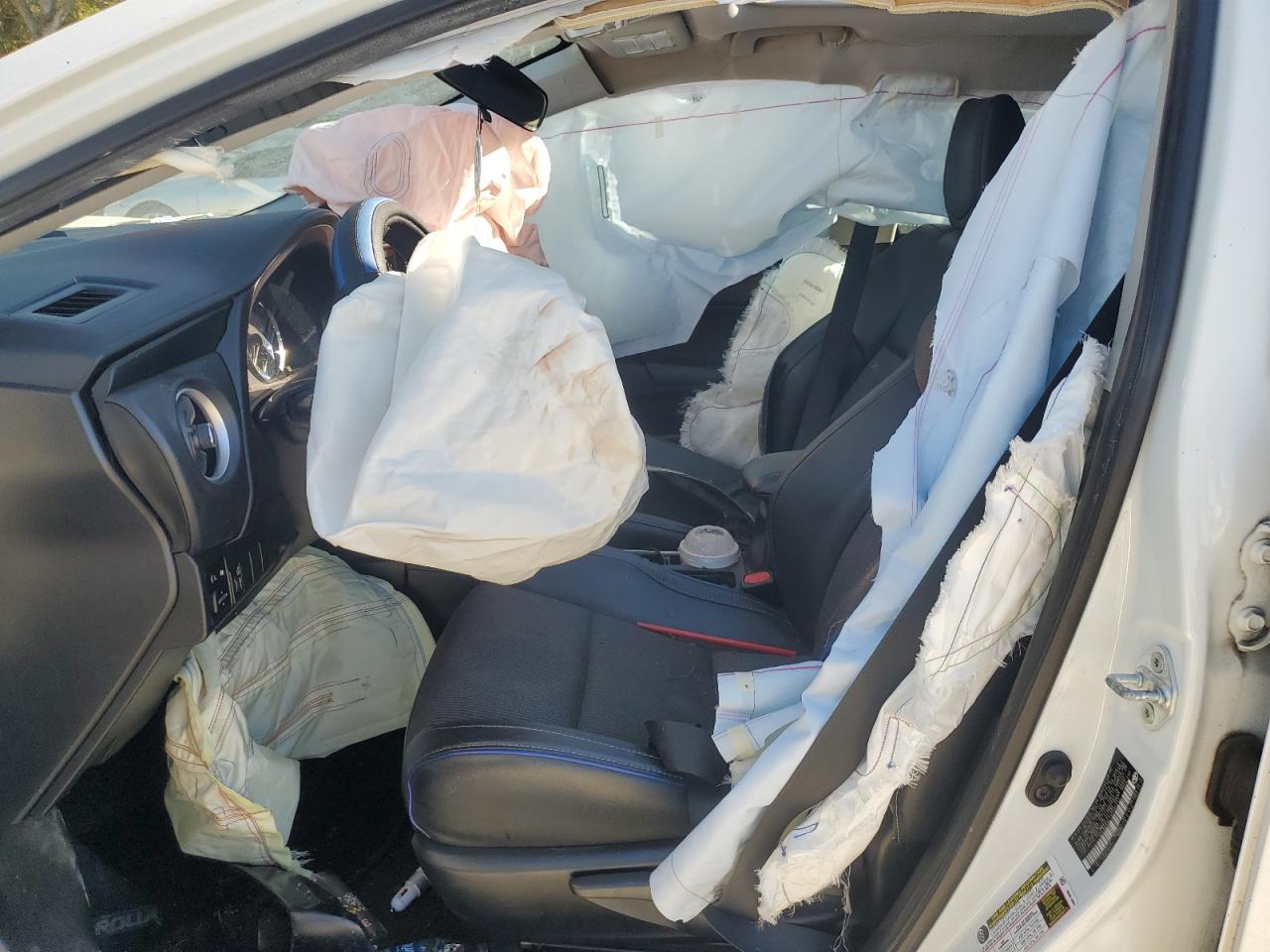 Toyota Corolla L Image 7