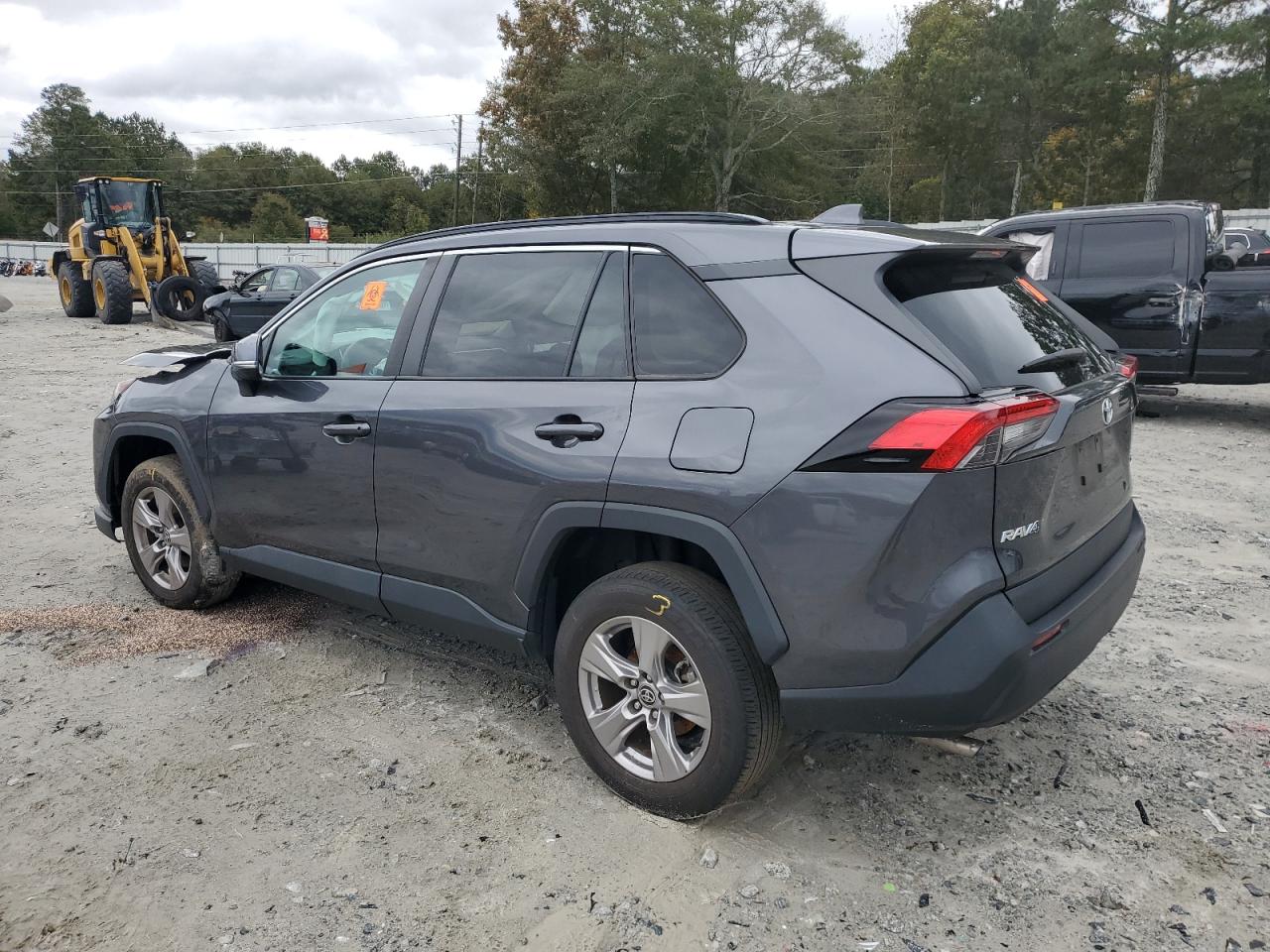 Toyota RAV4 Xle Image 2