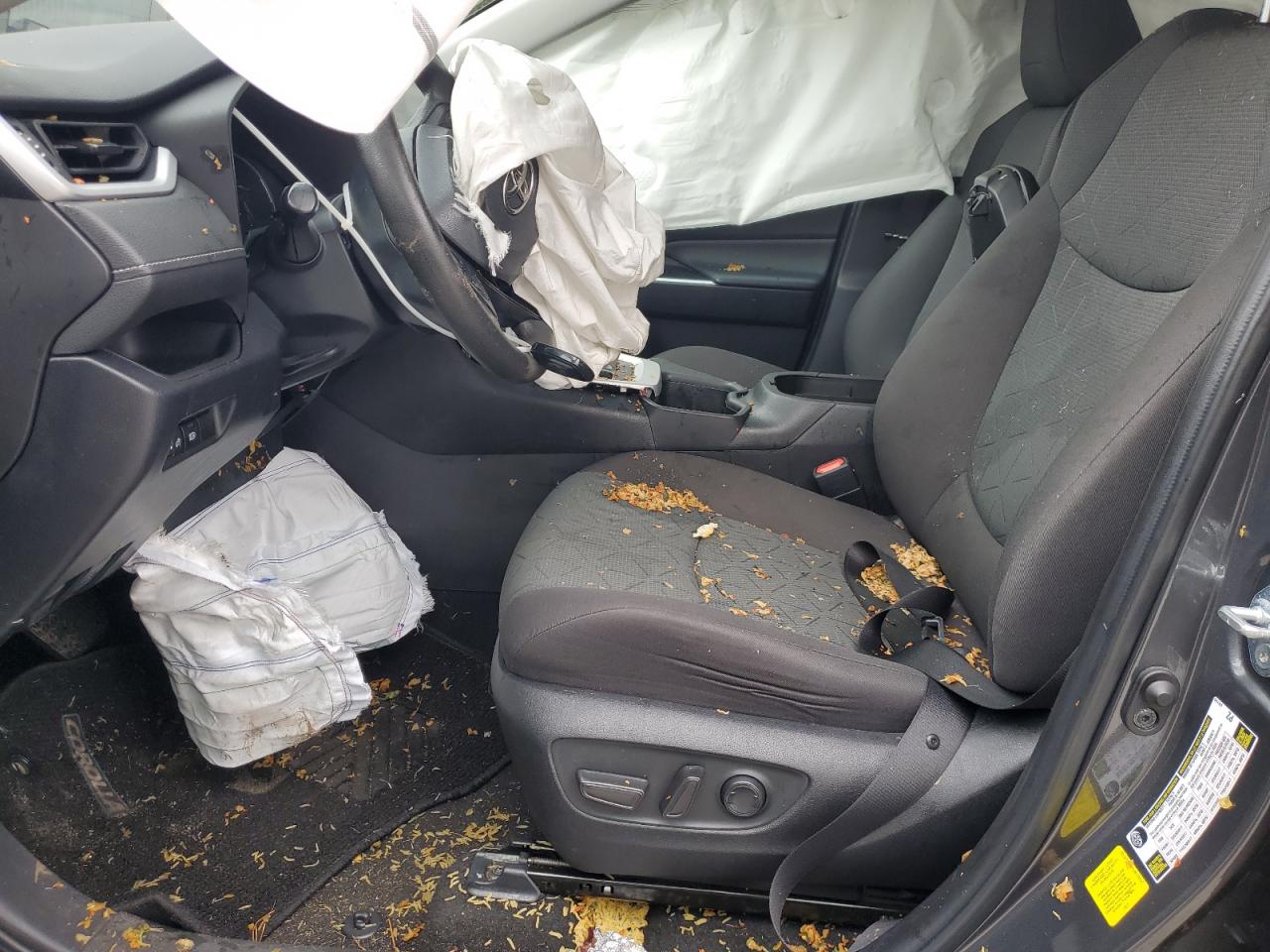 Toyota RAV4 Xle Image 3