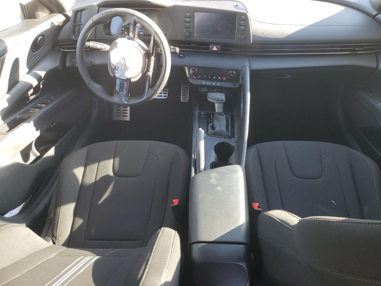 Hyundai ELANTRA Sel Sport Image 8