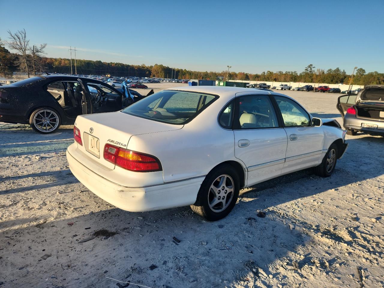 Toyota Avalon Xl Image 3