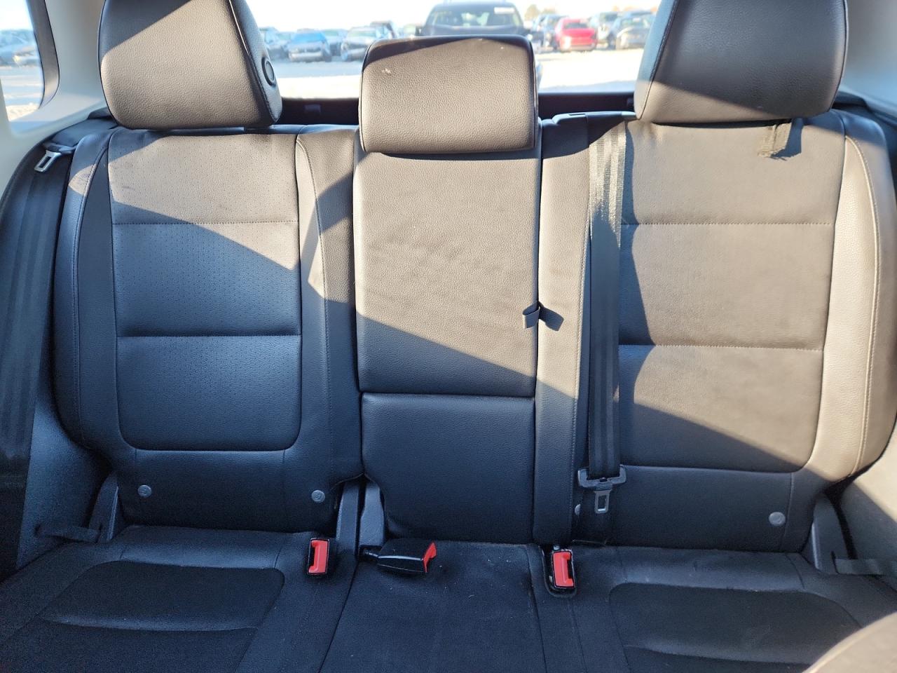 Volkswagen Tiguan S Image 6