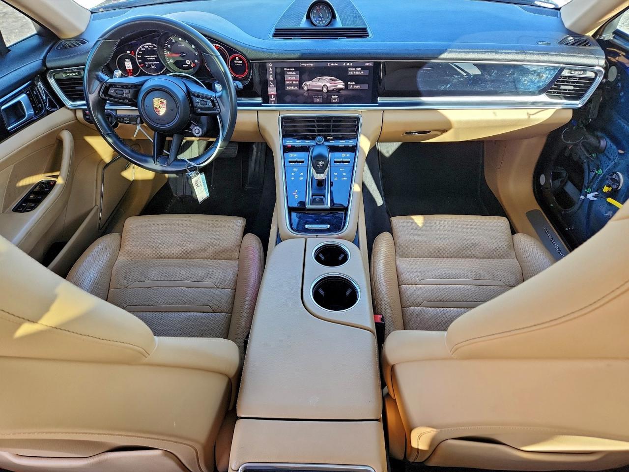 Porsche Panamera Base Image 8