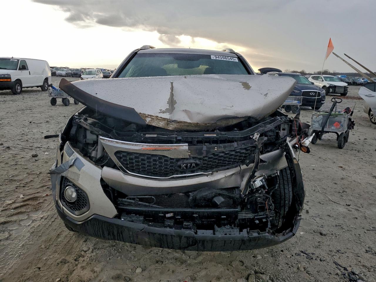 Kia Sorento Base Image 3