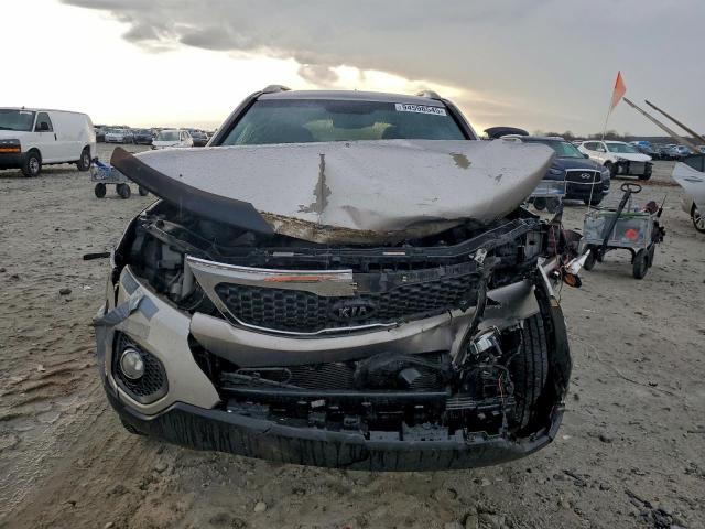 Kia Sorento Base Image 3