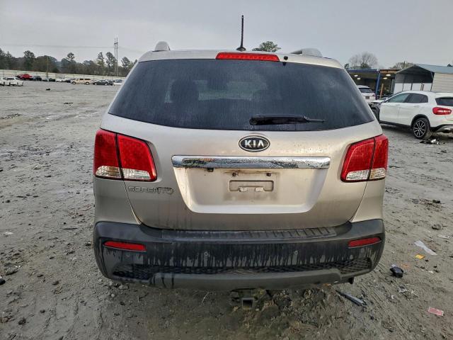 Kia Sorento Base Image 4
