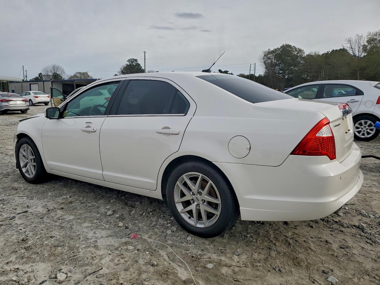 Ford Fusion Sel Image 4