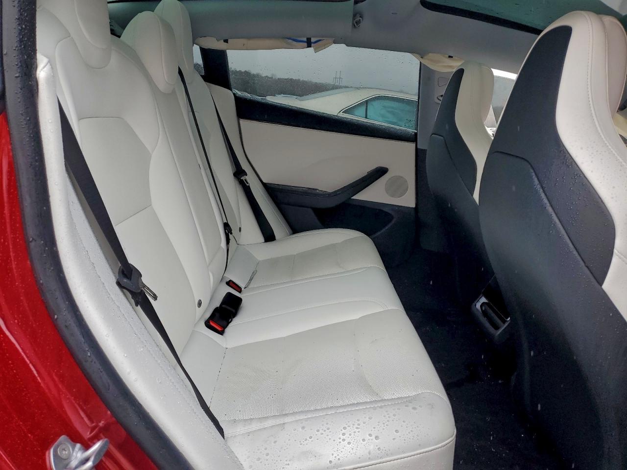 Tesla Model 3 Image 9