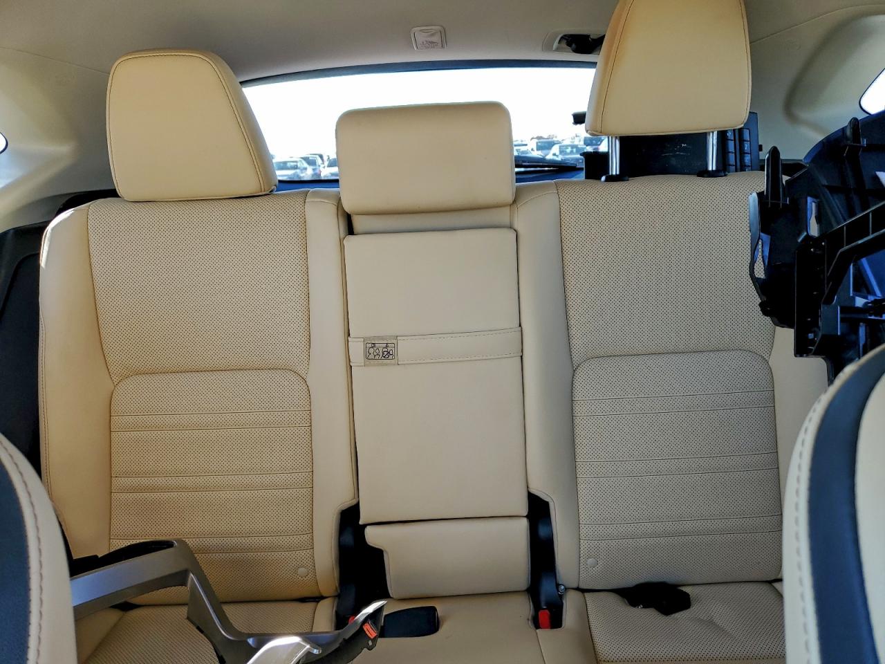 Lexus NX 200t Base Image 11