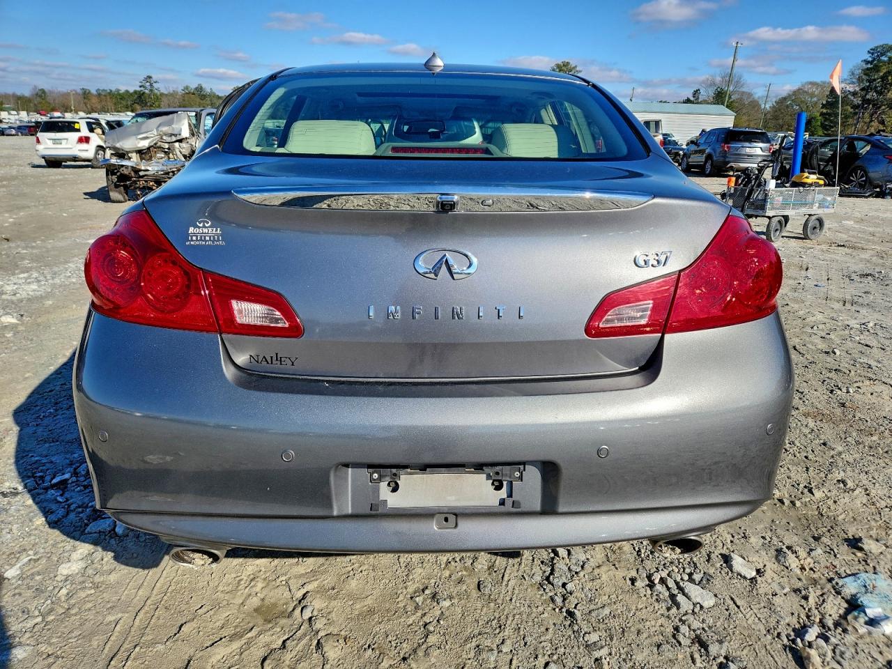 INFINITI G37 Base Image 7