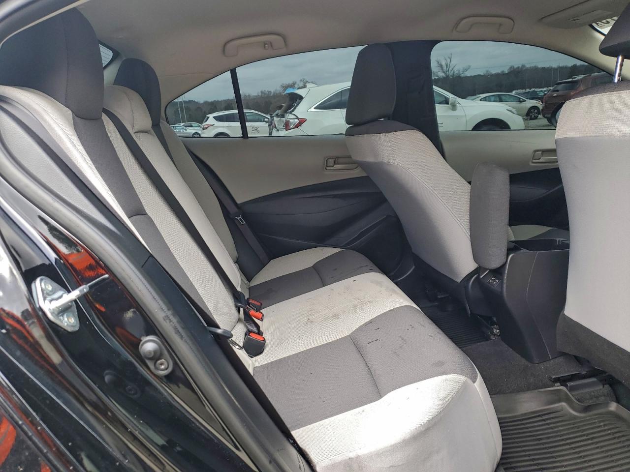 Toyota Corolla Le Image 11