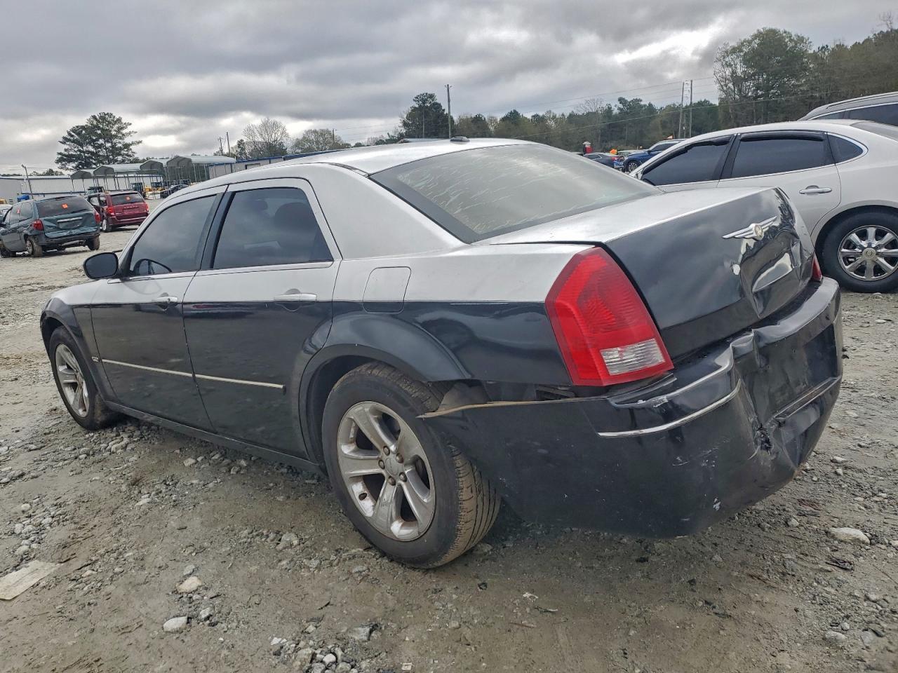 Chrysler 300 Touring Image 5