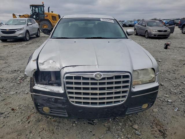 Chrysler 300 Touring Image 12