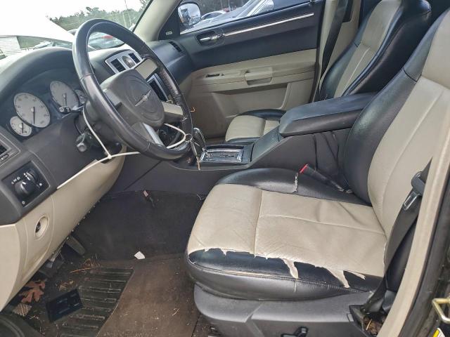 Chrysler 300 Touring Image 8