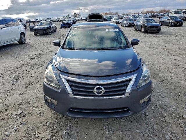 Nissan Altima 2.5 Image 10