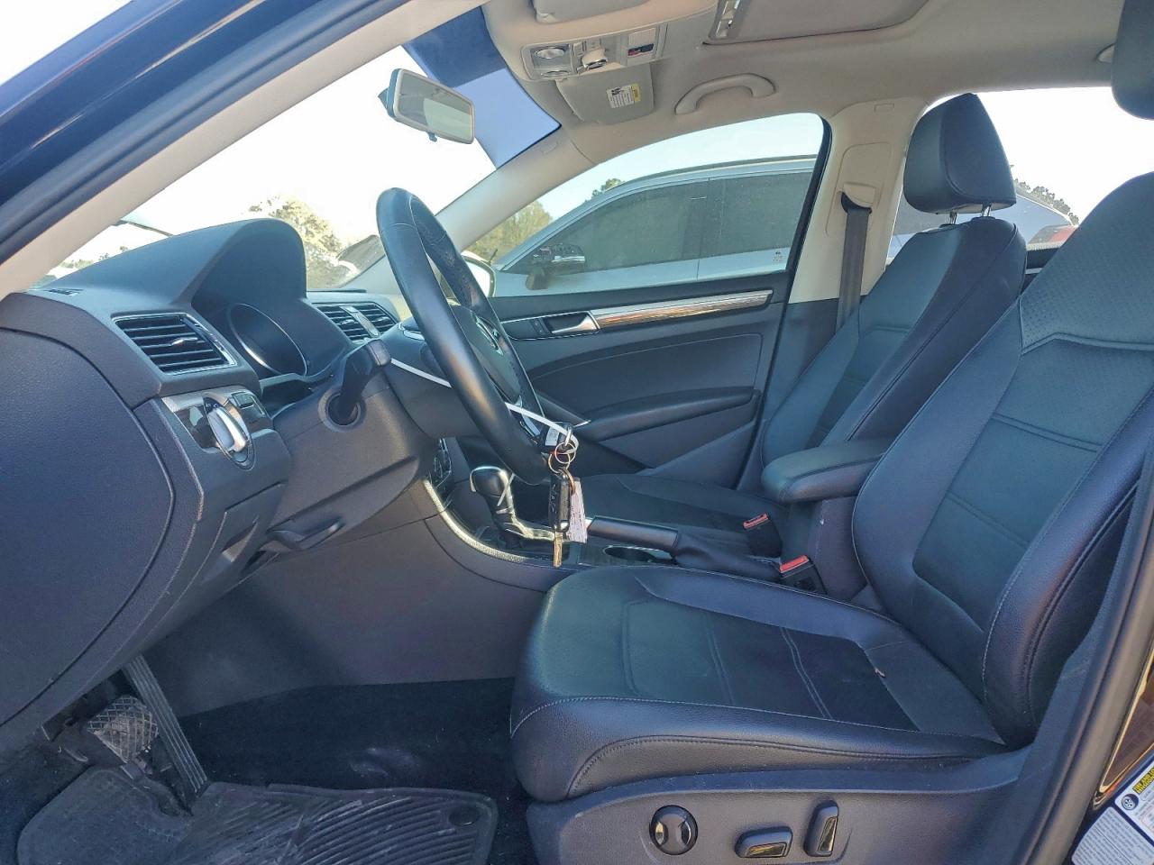 Volkswagen Passat Se Image 6