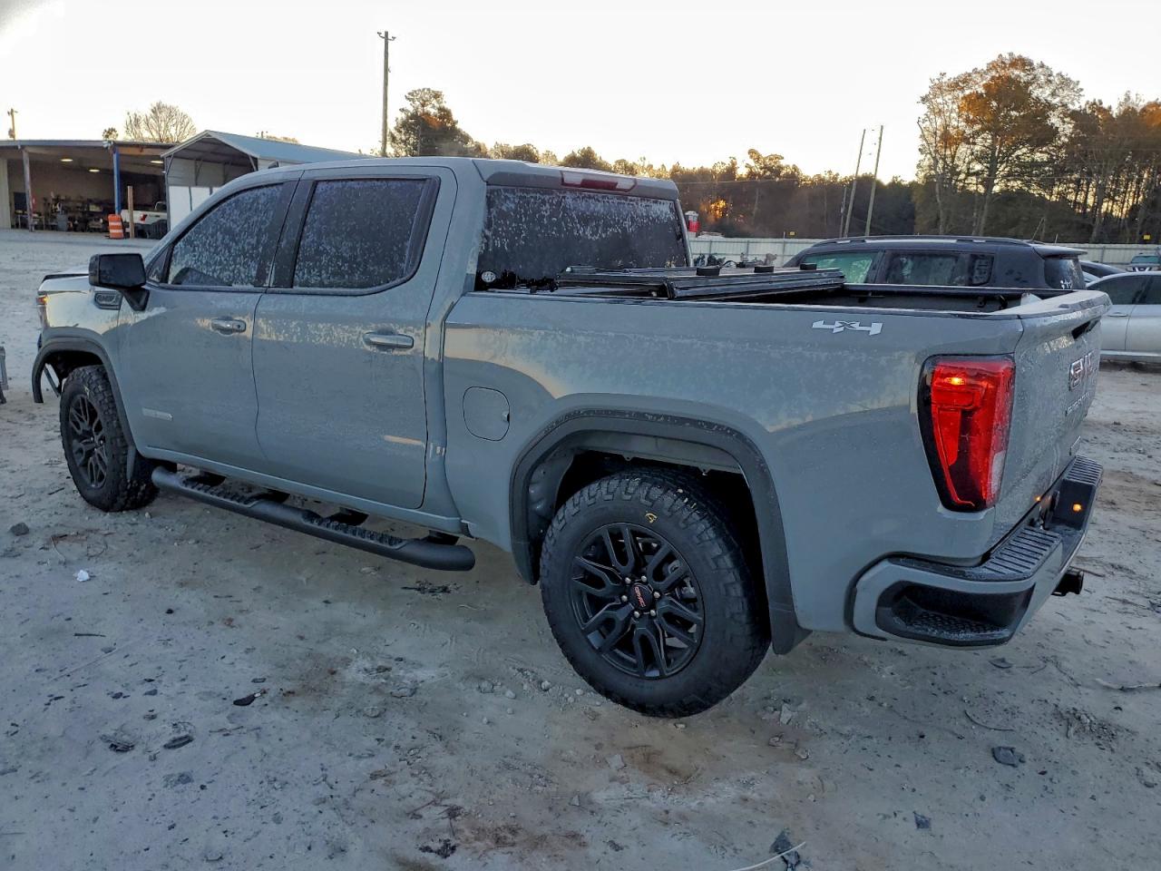 GMC Sierra K1500 Elevation Image 11