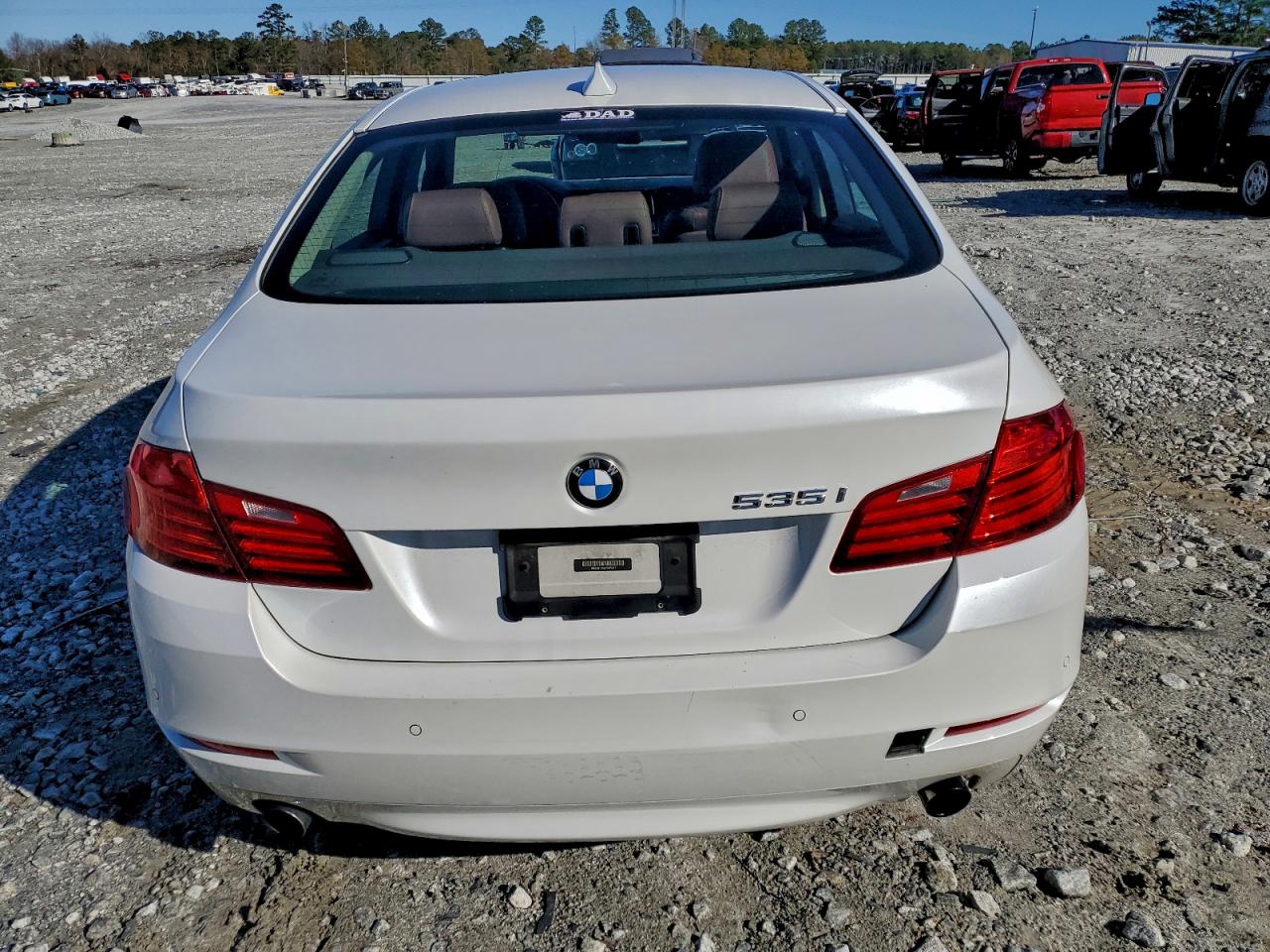 BMW 5 Series I Image 12