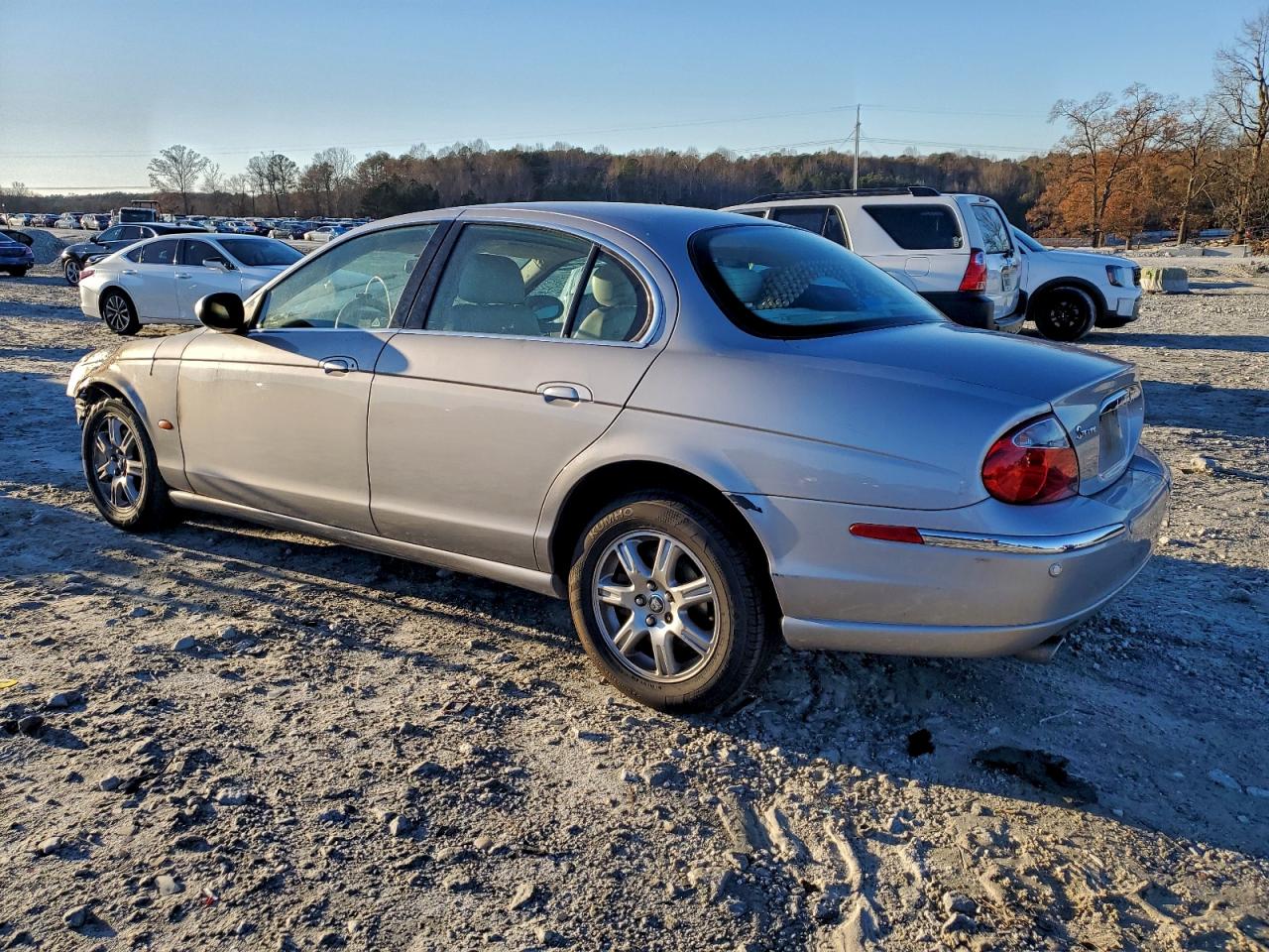 Jaguar S-Type Image 10