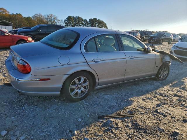 Jaguar S-Type Image 12