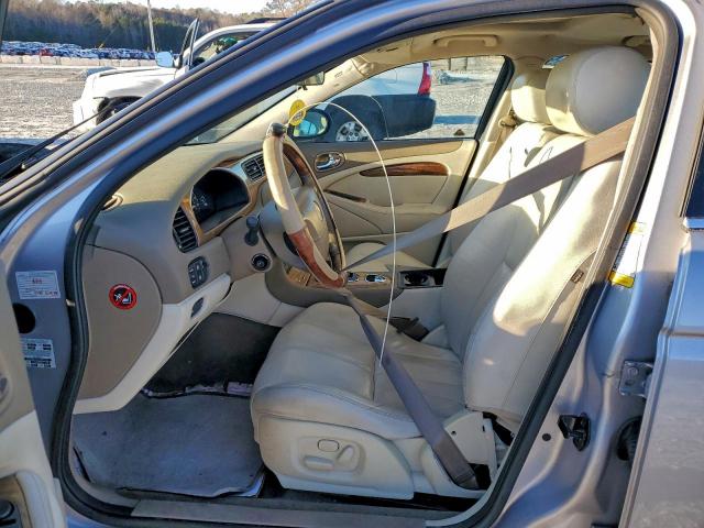 Jaguar S-Type Image 4