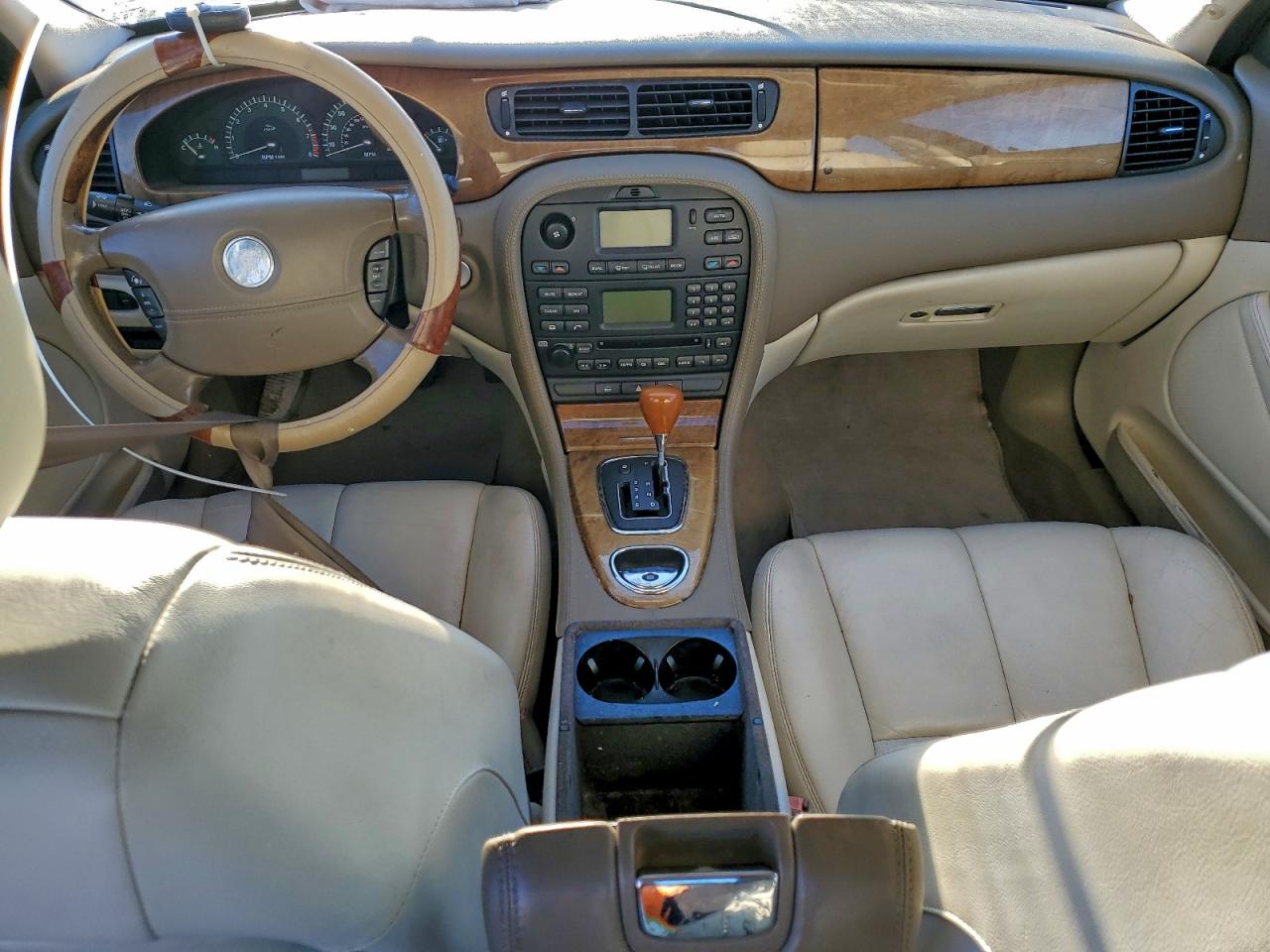 Jaguar S-Type Image 7