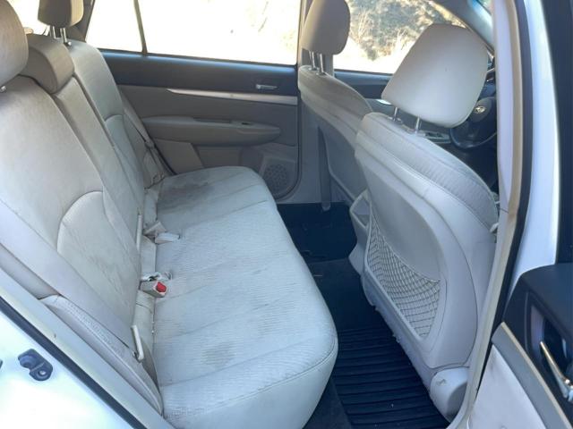 Subaru Outback 2.5i Image 2