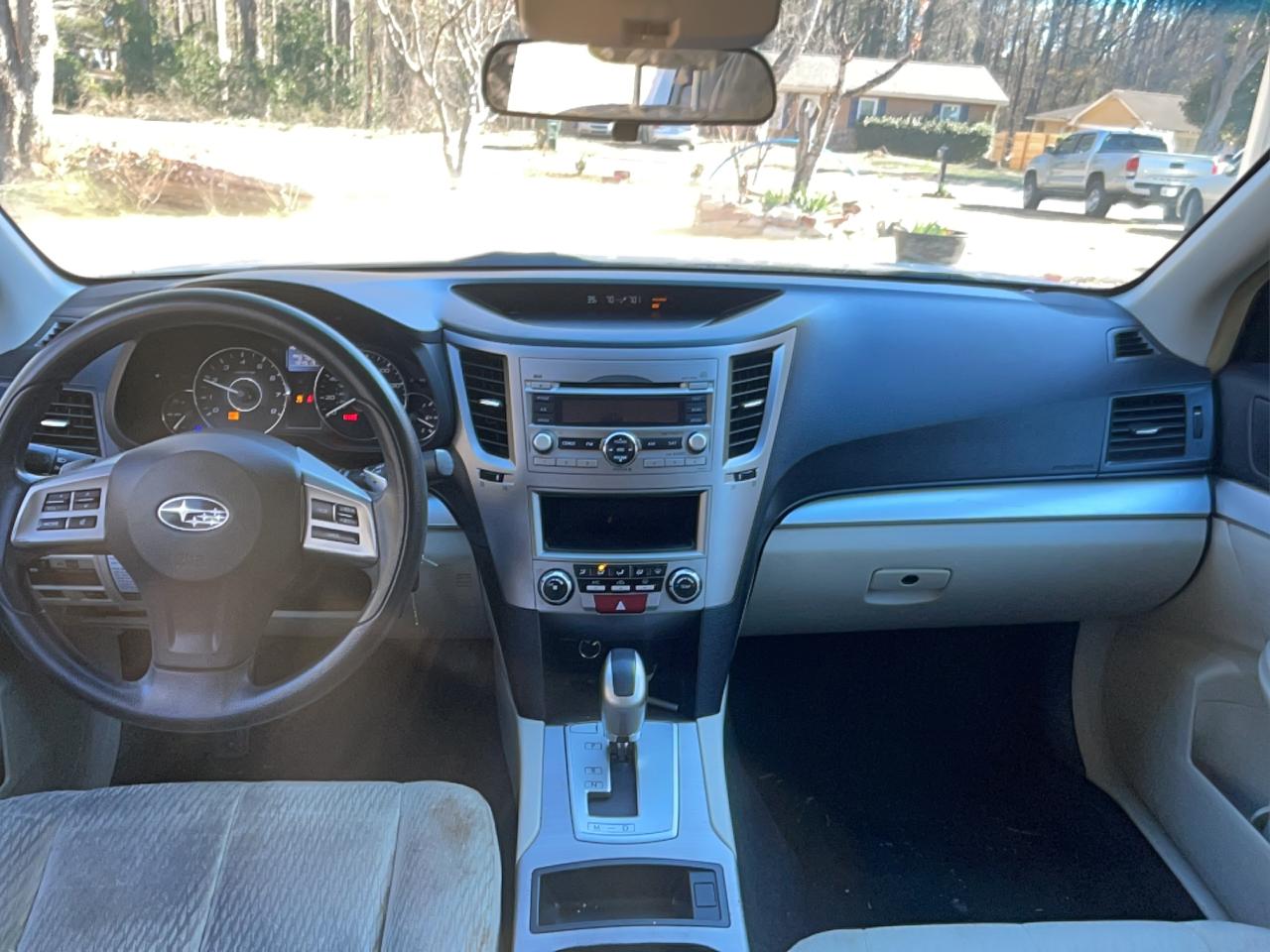 Subaru Outback 2.5i Image 11