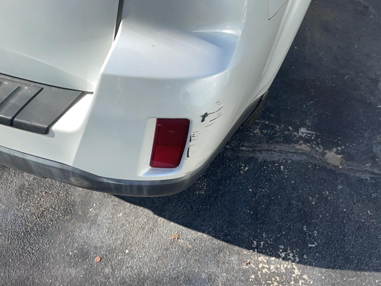 Subaru Outback 2.5i Image 8