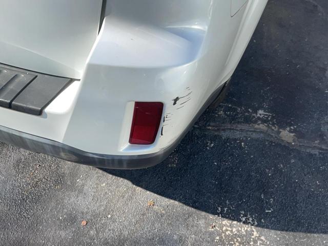 Subaru Outback 2.5i Image 8