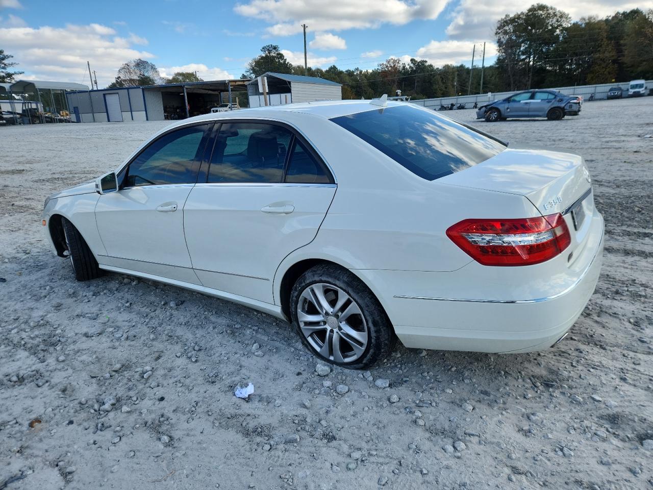 Mercedes-Benz E-Class 350 Image 12