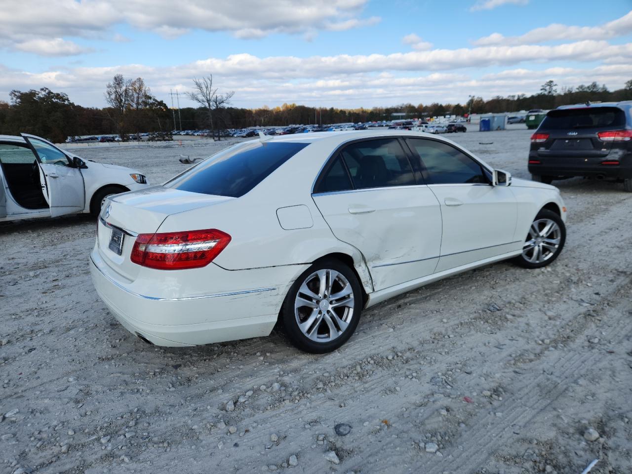 Mercedes-Benz E-Class 350 Image 7