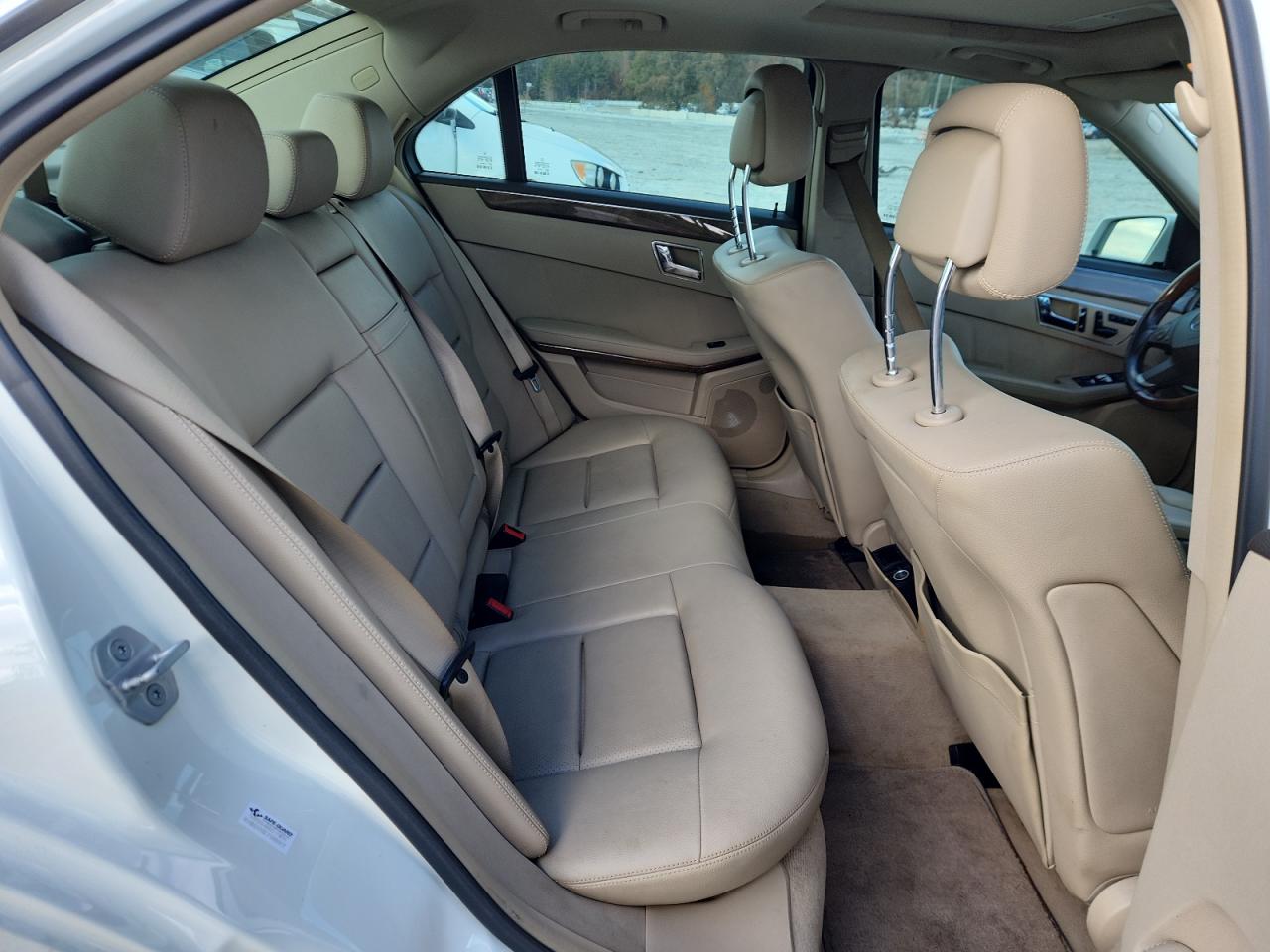 Mercedes-Benz E-Class 350 Image 9