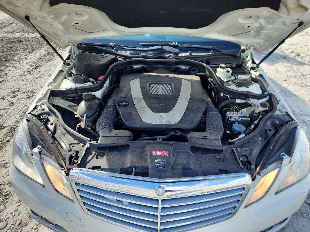 Mercedes-Benz E-Class 350 Image 11