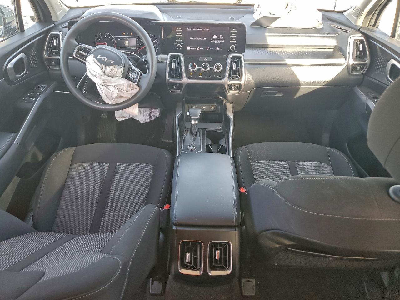 Kia Sorento Lx Image 8