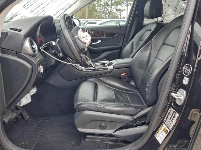 Mercedes-Benz GLC 300 Image 2