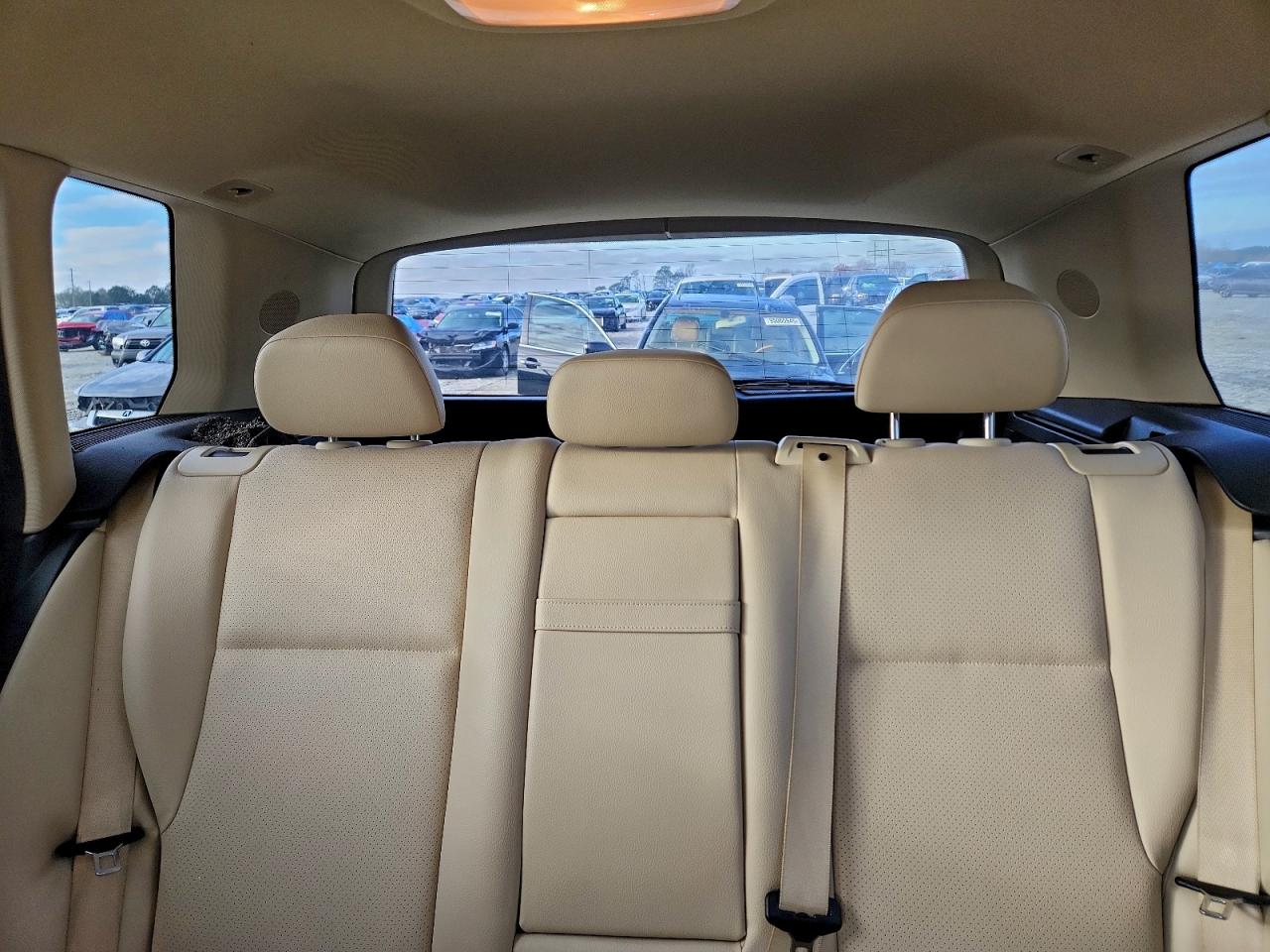 Mercedes-Benz GLK 350 Image 6