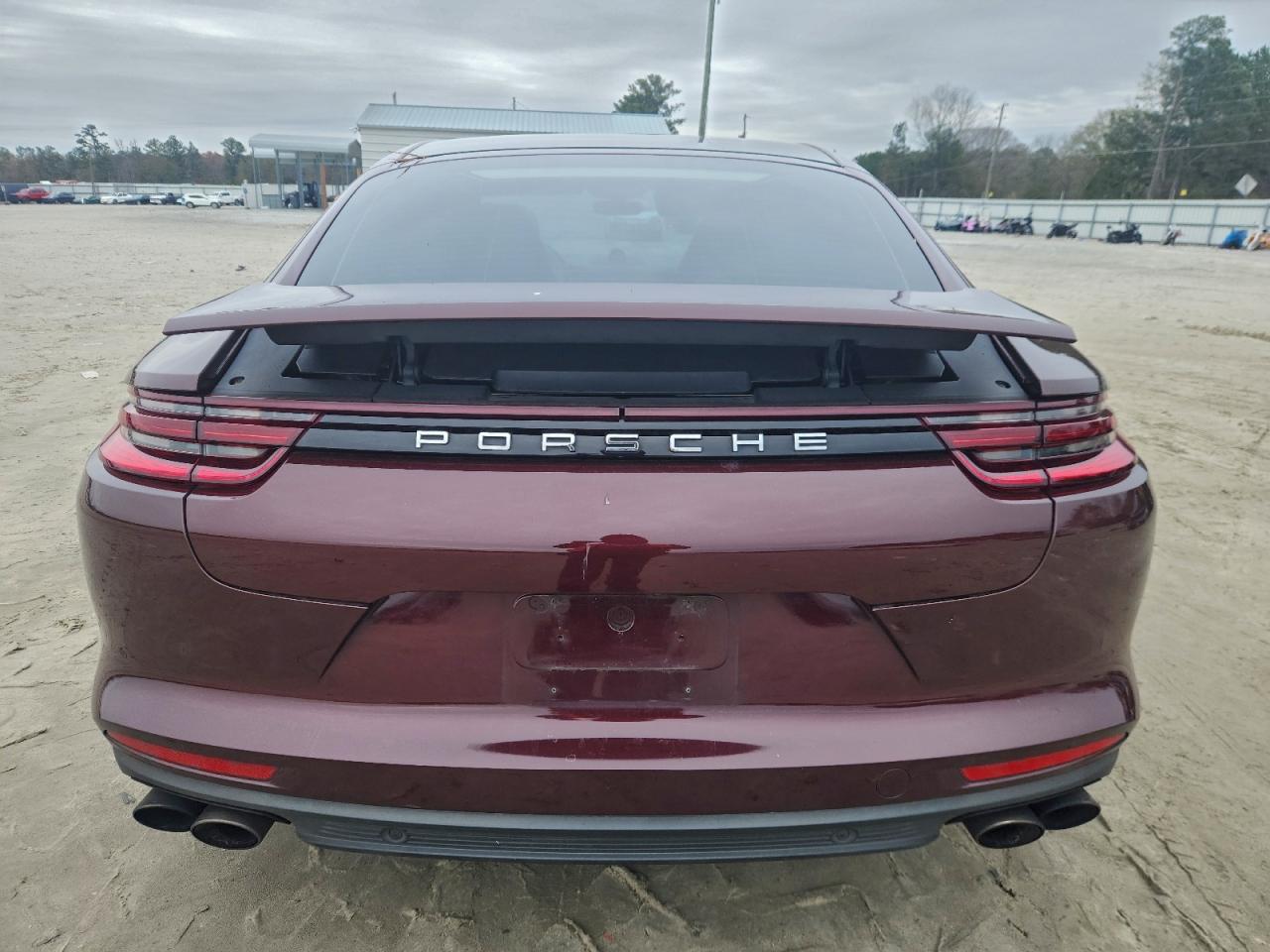 Porsche Panamera 4s Image 3