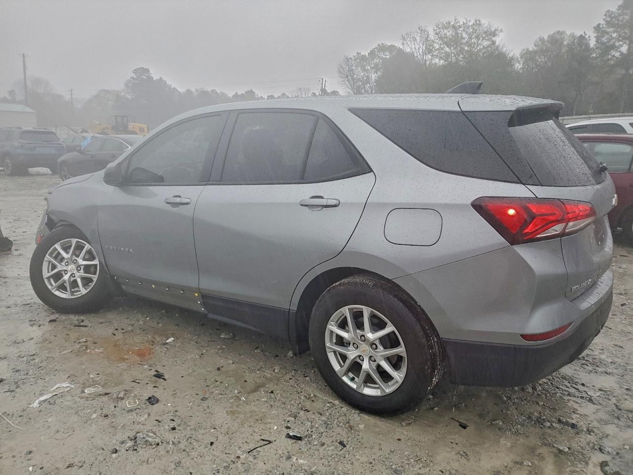 Chevrolet Equinox Ls Image 2
