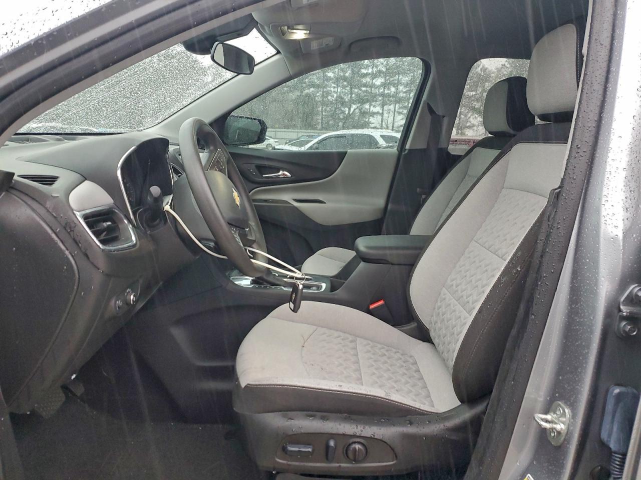 Chevrolet Equinox Ls Image 4