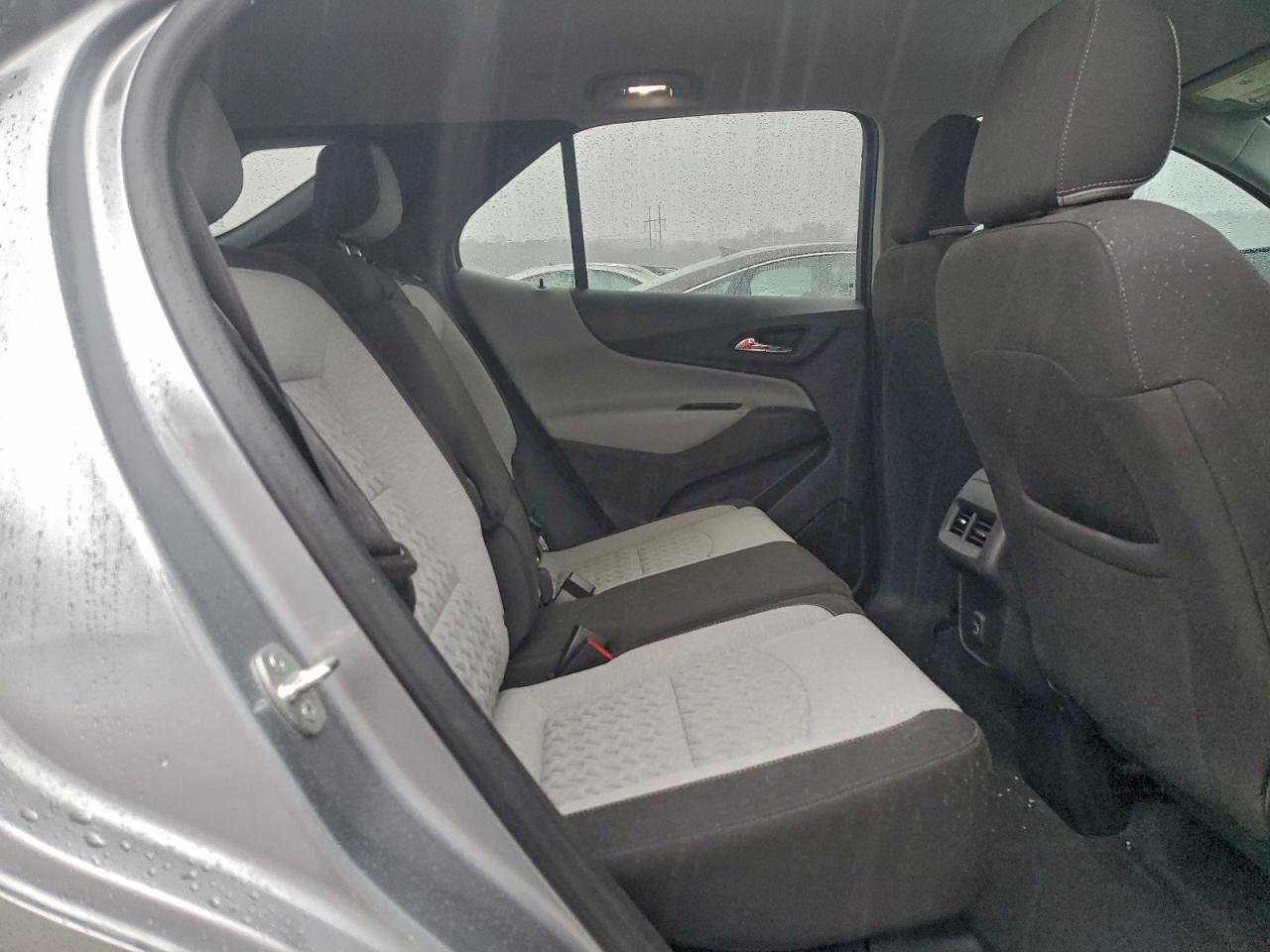 Chevrolet Equinox Ls Image 10