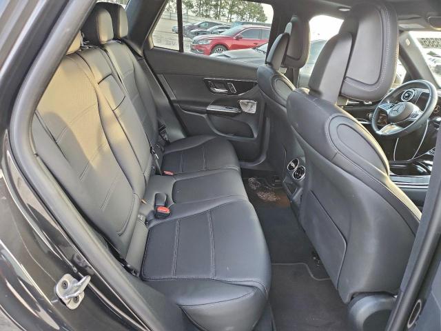 Mercedes-Benz GLC 300 Image 11