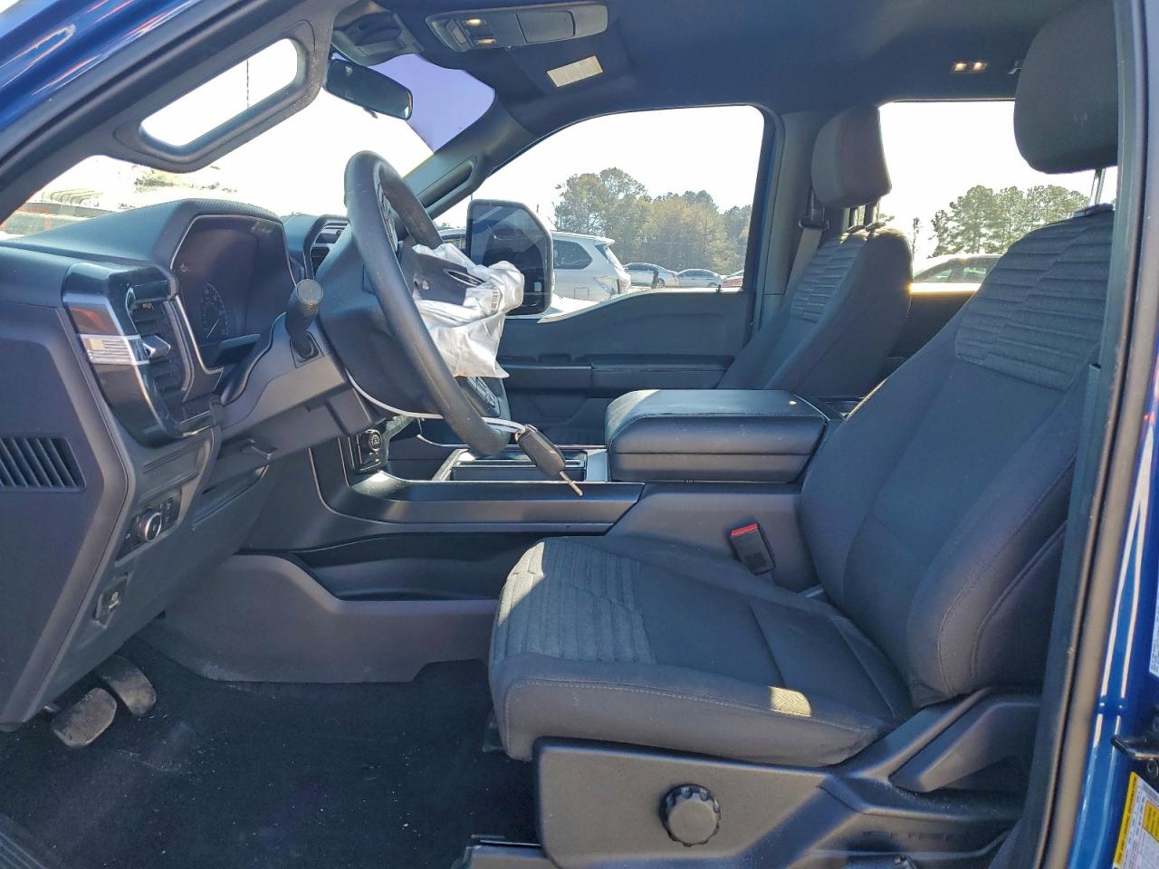 Ford F-150 Supercrew Image 6