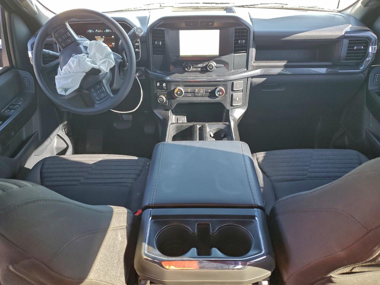 Ford F-150 Supercrew Image 8