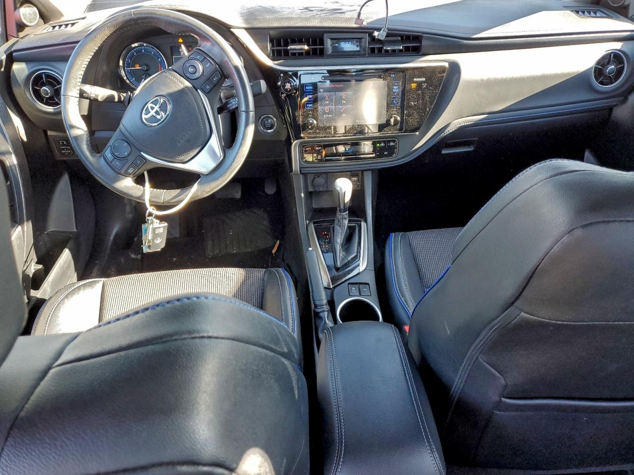 Toyota Corolla L Image 4