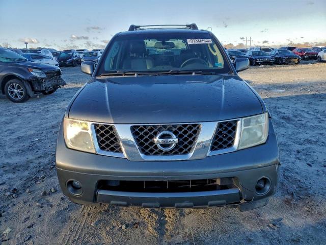 Nissan Pathfinder Le Image 5