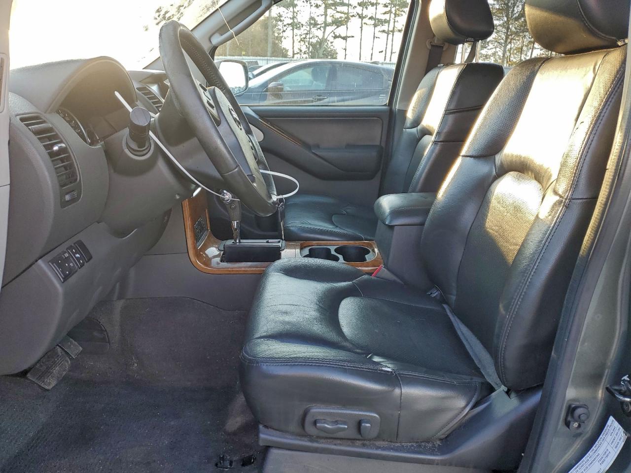 Nissan Pathfinder Le Image 11