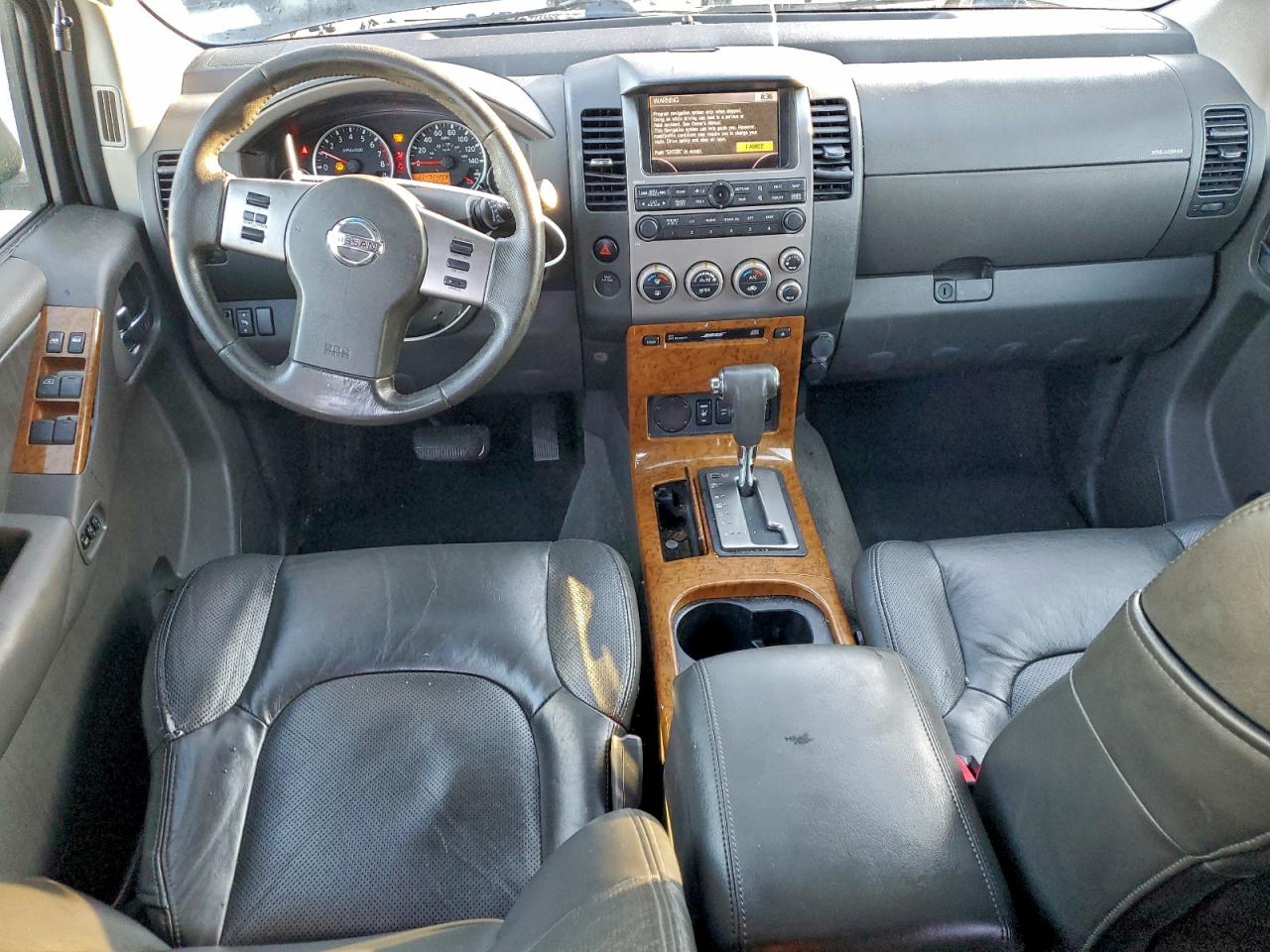 Nissan Pathfinder Le Image 6