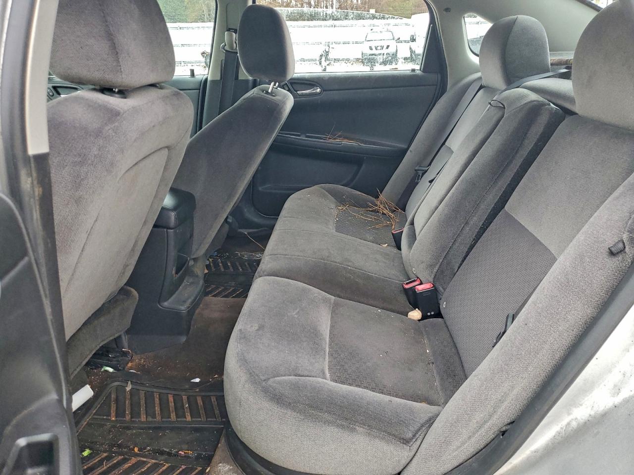 Chevrolet Impala Lt Image 8